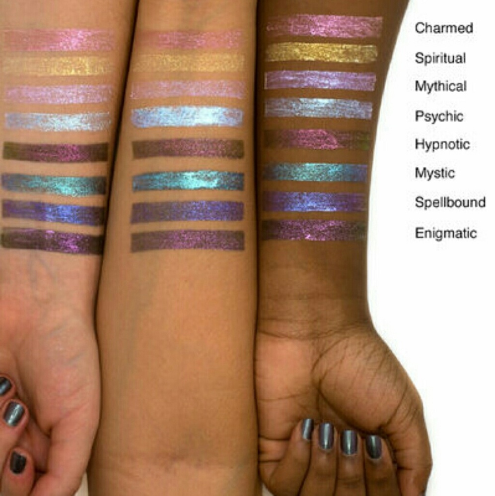 Stila Mythical Liquid Eyeshadow Purple duochrome - Picture 3 of 5